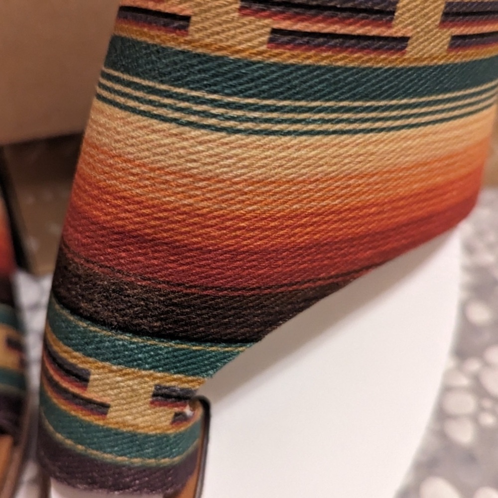 NWT Zodiac Brown and Green Sandals with Southwestern Flair SIZE 7 - Picture 3 of 4
